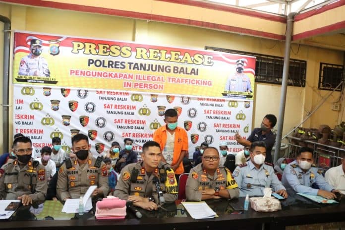 ditangkap_satpol_air_tanjungbalai_3_pembawa_imigran_rohingya_jadi_tersangka