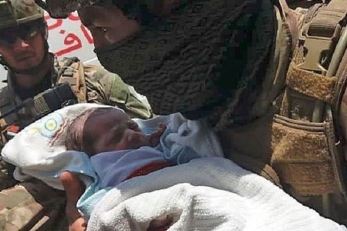 ditembak_isis_2_kali_bayi_selamat_dari_serangan_di_afghanistan