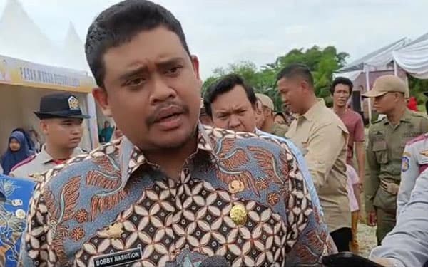ditenggat_dpc_medan_3_hari_bobby_janji_segera_kembalikan_kta_pdip