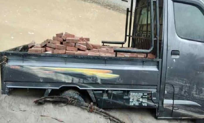 diterjang_banjir_jalan_provinsi_palu_kulawi_sulteng_putus_total