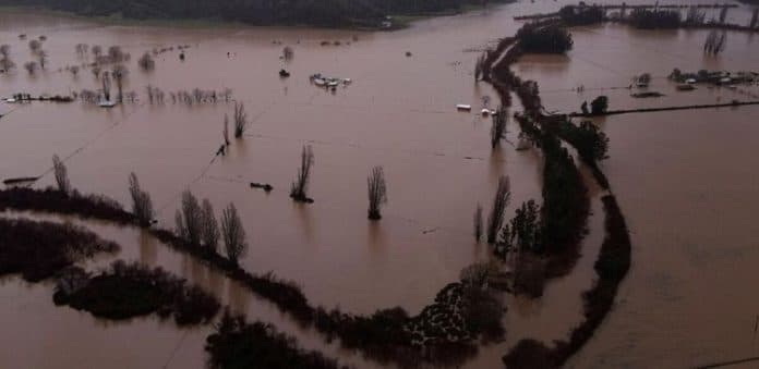 diterpa_hujan_deras_dan_badai_chile_umumkan_situasi_bencana