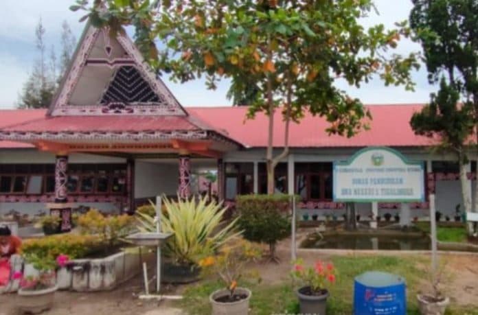 diterpa_isu_dugaan_pungli_dan_penggelapan_dana_bos_kepsek_sman_1_tigalingga_bungkam