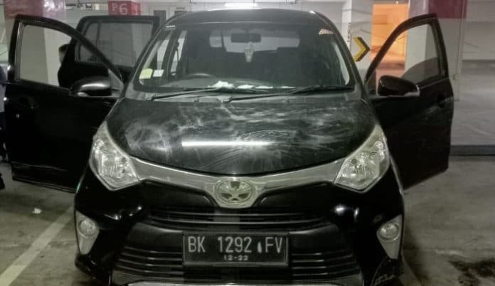 ditinggal_di_dalam_mobil_2_anak_nyaris_tewas_di_parkiran_mall_di_medan