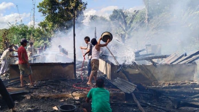 ditinggal_ke_ladang_rumah_ketua_bkmt_aek_bilah_tapsel_hangus_terbakar