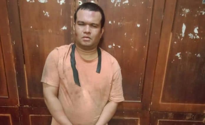 ditinggal_teman_saat_gagal_curi_motor_pria_ini_diamuk_warga
