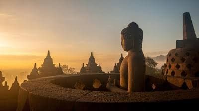ditolak_berbagai_kalangan_pemasangan_chattra_candi_borobudur_ditunda