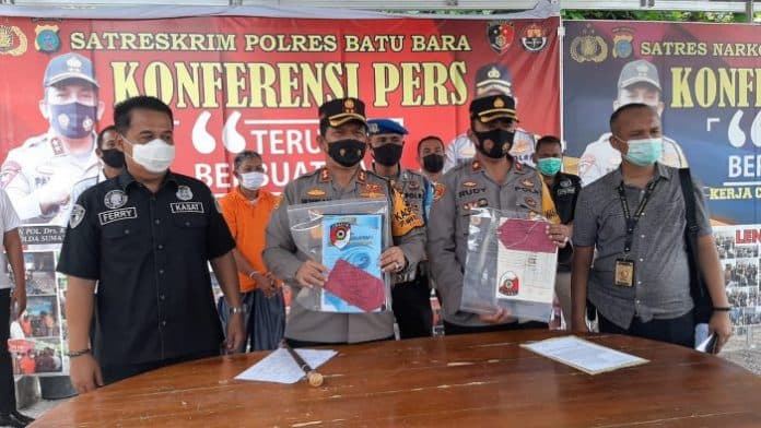 dituding_mafia_tanah_kades_mesjid_lama_batu_bara_jadi_pesakitan