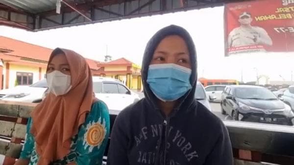 dituduh_selingkuh_sama_tetangga_dua_wanita_ini_disekap_dan_dibotaki_warga