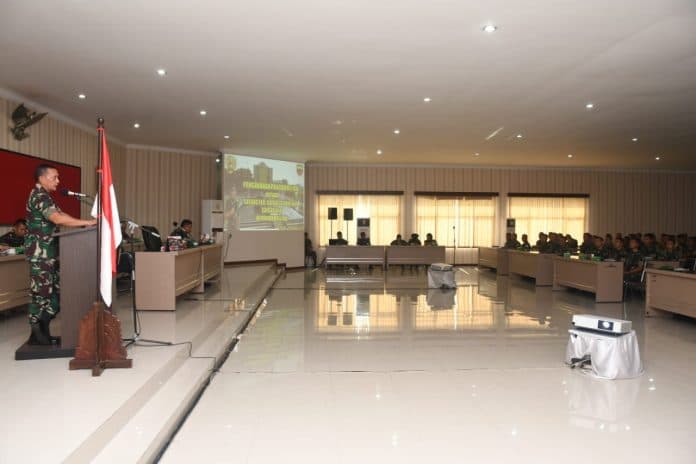 ditugaskan_ke_papua_pangdam_ibb_berikan_pembekalan