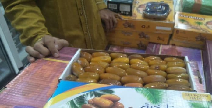 diyakini_cocok_dikonsumsi_ibu_hamil_kurma_muda_laris_manis_saat_ramadhan