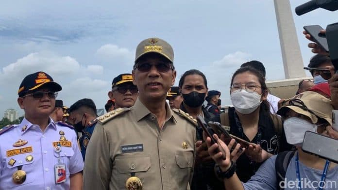 dki_berpotensi_banjir_besar_heru_budi_imbau_perkantoran_terapkan_wfh