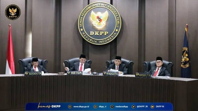 dkpp_periksa_anggota_kpu_kabupaten_padang_lawas_utara