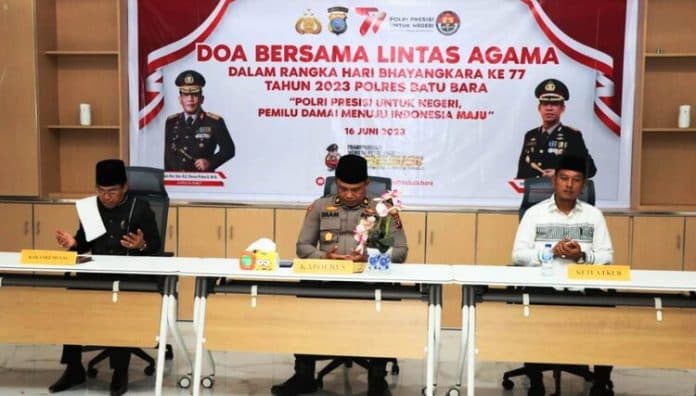 doa_lintas_agama_kapolres_batu_bara_kuatkan_silaturahmi_dan_colling_system_pemilu_2024