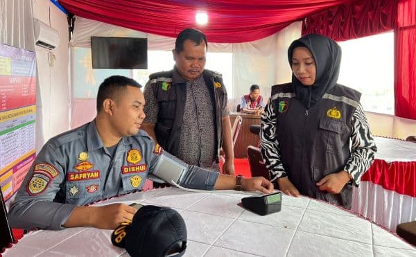 dokkes_polres_batu_bara_cek_kesehatan_personel_ops_ketupat_ketupat_toba_2024