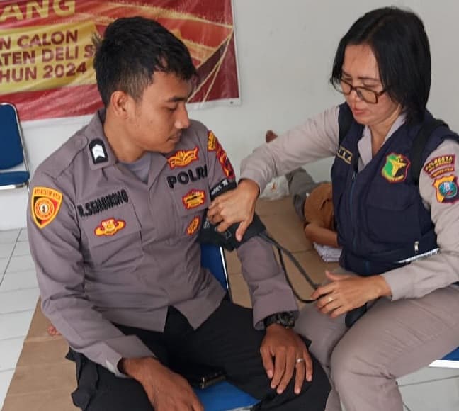 dokkes_polresta_deli_serdang_cek_kesehatan_polisi_yang_berjaga_di_kpu_dan_bawaslu