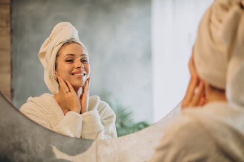 dokter_spesialis_ungkap_risiko_penggunaan_hidrokuinon_tinggi_dalam_skincare