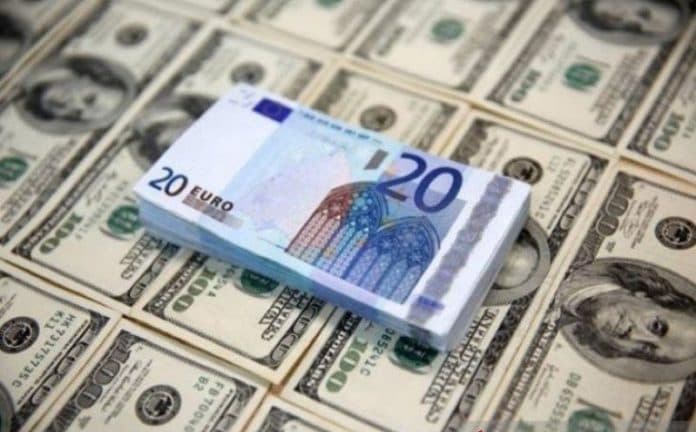 dolar_as_terus_melemah_investor_makin_khawatir