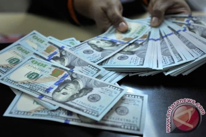 dolar_menguat_terhadap_sebagian_besar_mata_uang_utama_lain