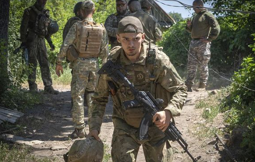 donetsk_dibombardir_rusia_ukraina_minta_350_ribu_warga_mengungsi