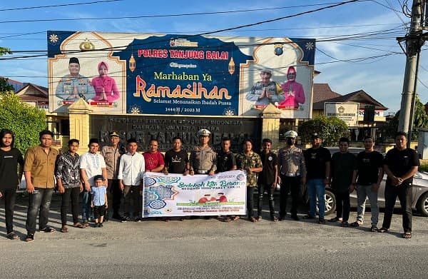 dpp_himpipsos_dan_polres_tanjungbalai_bagikan_1000_takjil_gratis