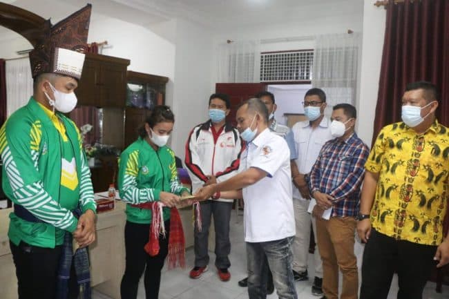 dprd_apresiasi_keberhasilan_atlet_wushu_asal_simalungun_di_pon_papua