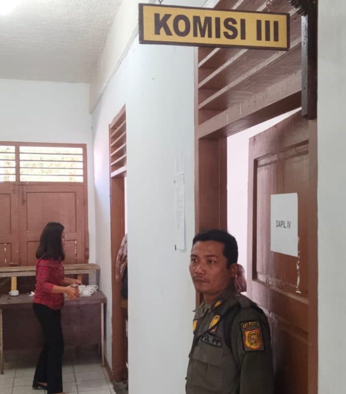 dprd_dairi_rapat_tertutup_bahas_pemberhentian_kontrak_kerja_dokter_spesialis_anak_rsud_sidikalang