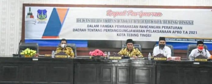 dprd_kota_tebing_tinggi_gelar_paripurna_bahas_ranperda_lpj_2021