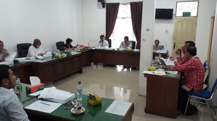 dprd_siantar_pertanyakan_dasar_hukum_smpn_1_jadi_sekolah_unggulan_ferry_sinamo_malu_kita_ini_walikota_lho