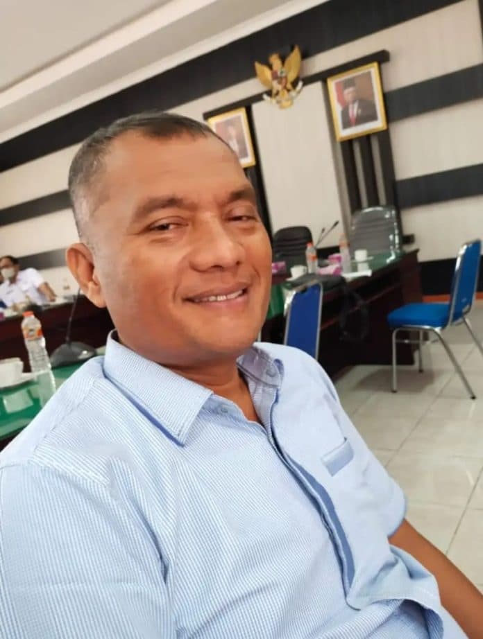 dprd_simalungun_tegur_kadisdik_yang_angkat_sejumlah_kepsek_smp_tak_bersertifikat