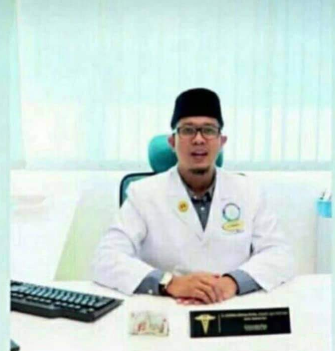 dr_andhika_kesuma_putra_yang_ramah_dan_santun_gugur_dalam_tugas