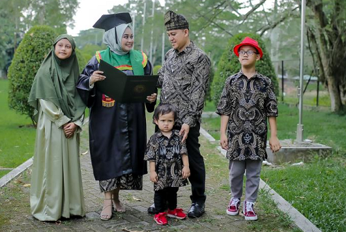 dr_redyanto_sidi_utamakan_waktu_bersama_keluarga_di_tengah_kesibukan