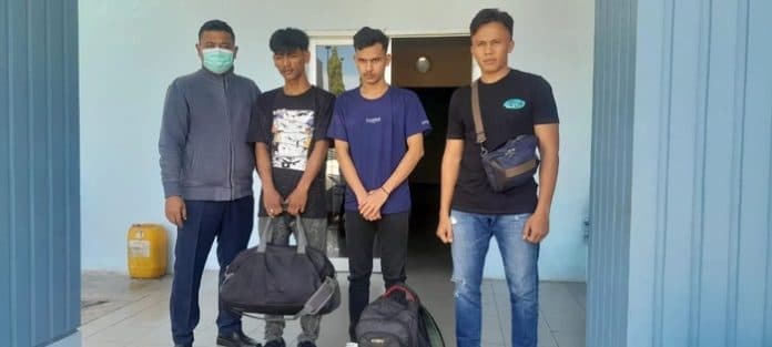 dua_calon_penumpang_lion_air_asal_aceh_simpan_sabu_di_sepatu