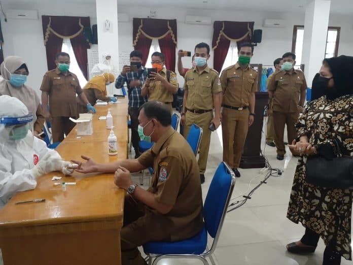 dua_camat_dan_lima_pejabat_deli_serdang_dinyatakan_reaktif_covid_19