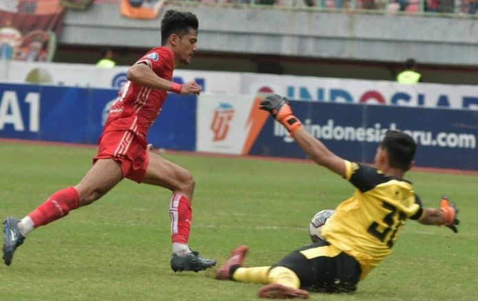 dua_gol_debut_aji_kusuma_menangkan_persija_lawan_psm_4_2_di_liga_1_indonesia