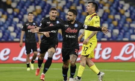 dua_gol_penalti_bantu_napoli_amankan_kembali_puncak_klasemen