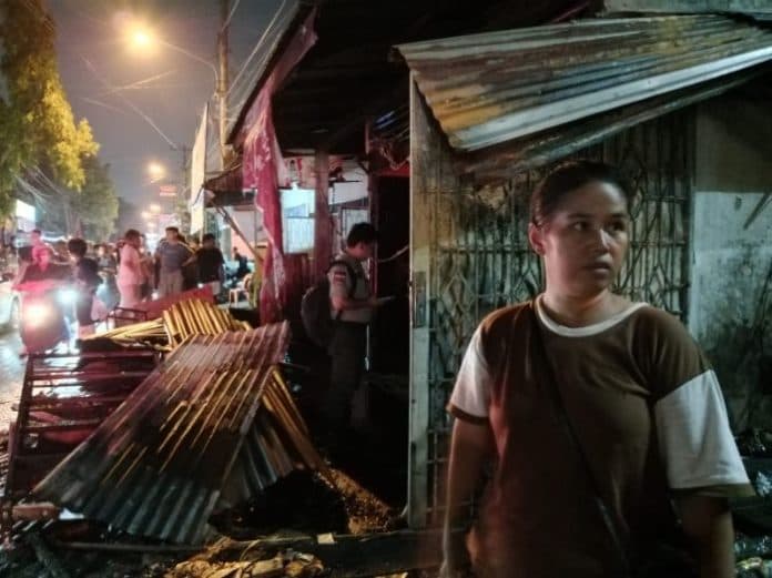 dua_kios_dan_rumah_kontrakan_terbakar_di_padang_bulan_medan