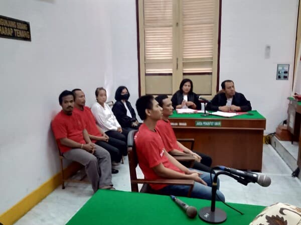 dua_kurir_ganja_dihukum_14_tahun_penjara_dan_denda_rp1_miliar_di_pn_medan