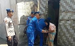 dua_masyarakat_di_asahan_terima_bantuan_sembako