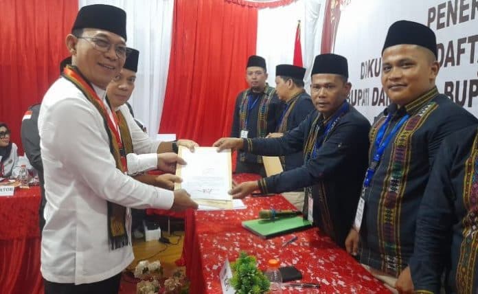 dua_paslon_bupati_wakil_bupati_ambil_bagian_di_pilkada_tapsel_2024