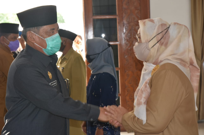 dua_pejabat_eselon_ii_deli_serdang_di_rotasi