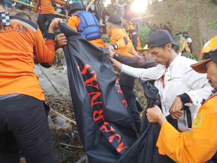 dua_pelajar_smp_hanyut_di_sungai_deli_satu_ditemukan