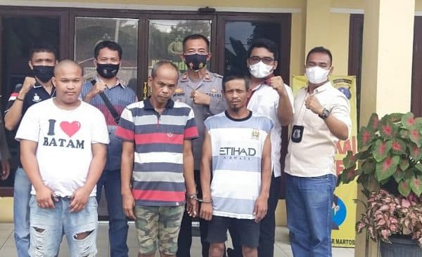 dua_pelaku_curanmor_warga_siantar_bersama_penadahnya_warga_sergai_ditangkap