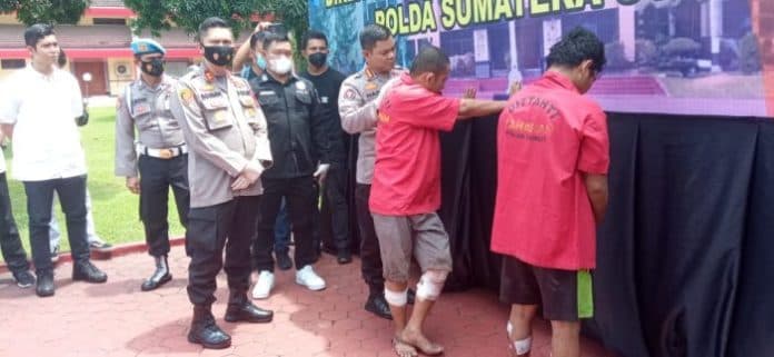 dua_pelaku_pembunuh_dan_perampok_wanita_tua_di_sipirok_diamankan