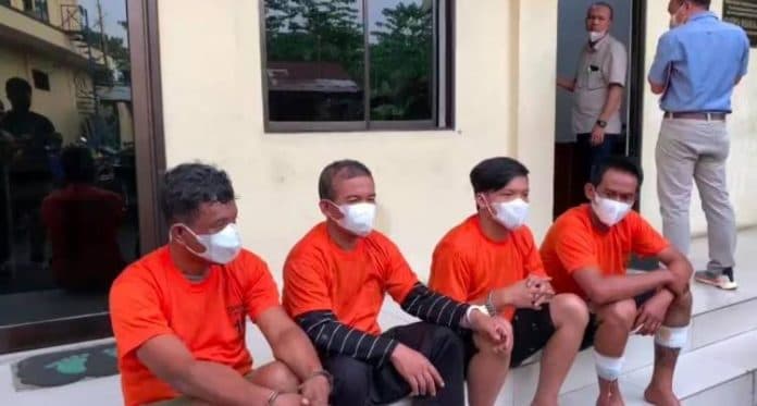 dua_pelaku_perampokan_mobil_dan_penadah_dibekuk_di_binjai
