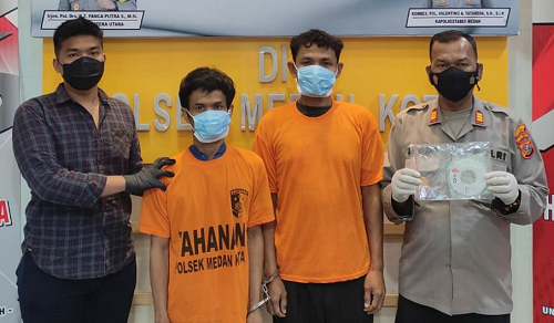 dua_pencuri_pagar_mesjid_raya_al_mashun_medan_ditangkap