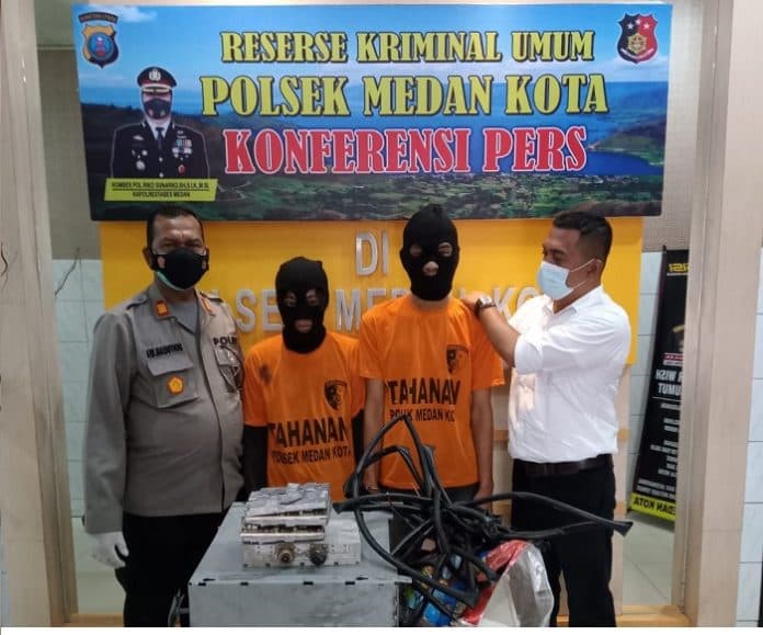 dua_pria_ditangkap_saat_beraksi_mencuri_peralatan_tower