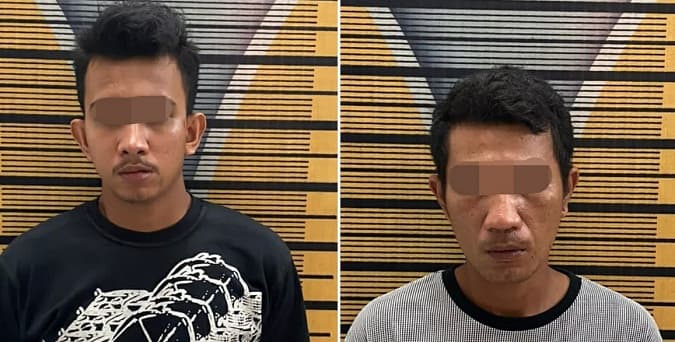 dua_pria_ini_pasrah_diangkut_polisi_dari_dalam_gubuk_di_tebing_tinggi