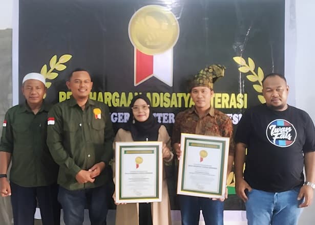 dua_putra_langkat_terima_penghargaan_adisatya_literasi_balin