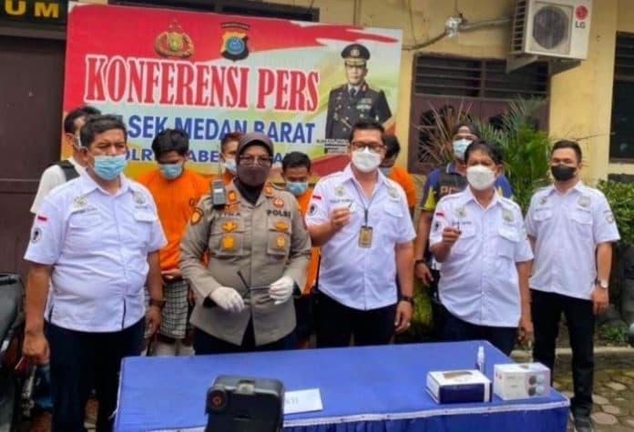 dua_residivis_curanmor_dan_dua_penadah_dibekuk_polsek_medan_barat