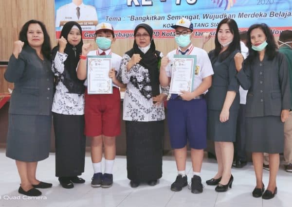 dua_siswa_sultan_agung_berprestasi_di_ksn_2020_terima_penghargaan_dari_pemko_siantar
